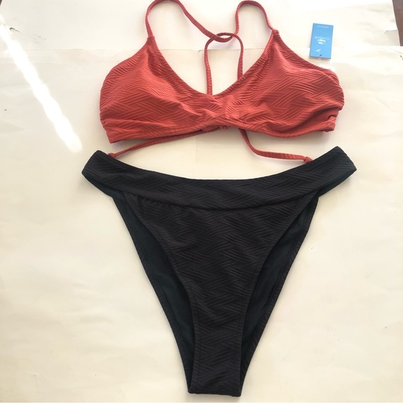 Cupshe Texturized Criss Cross Self Tie Spaghetti Straps Cheeky Bikini Swim Set - Picture 7 of 16